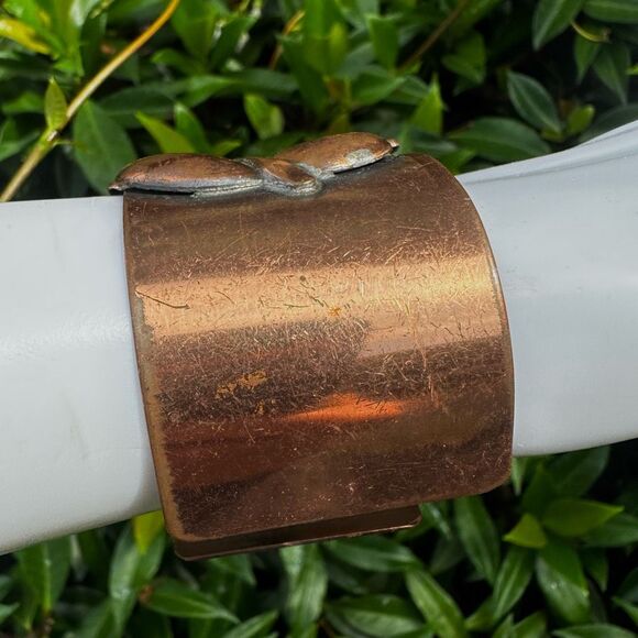 Copper leaf wide cuff bracelet - Picture 4 of 9